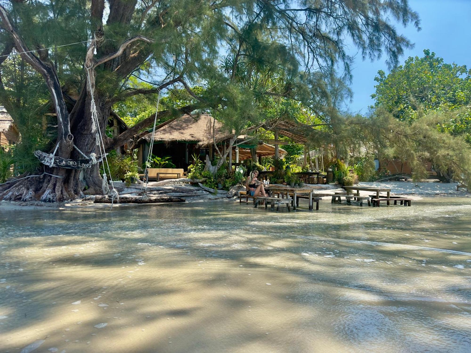 La Ong Lay Hotel Koh Phayam Bagian luar foto