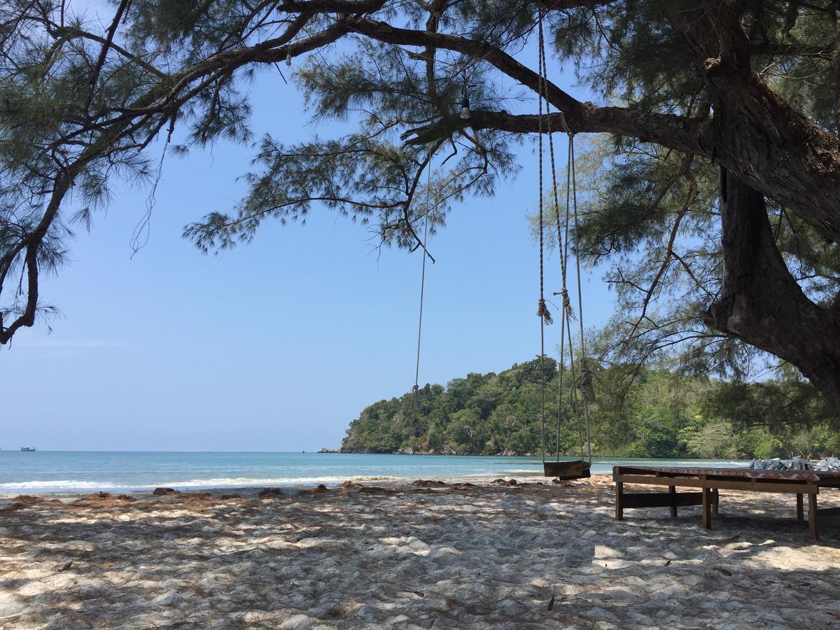 La Ong Lay Hotel Koh Phayam Bagian luar foto